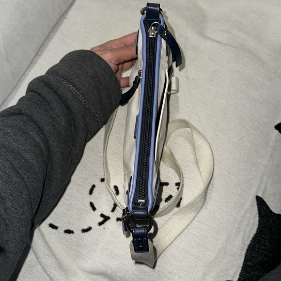 Coach leather swing pack white with light and dark blue trim silver hardware ๐โญ๏ธ - Picture 12 of 13